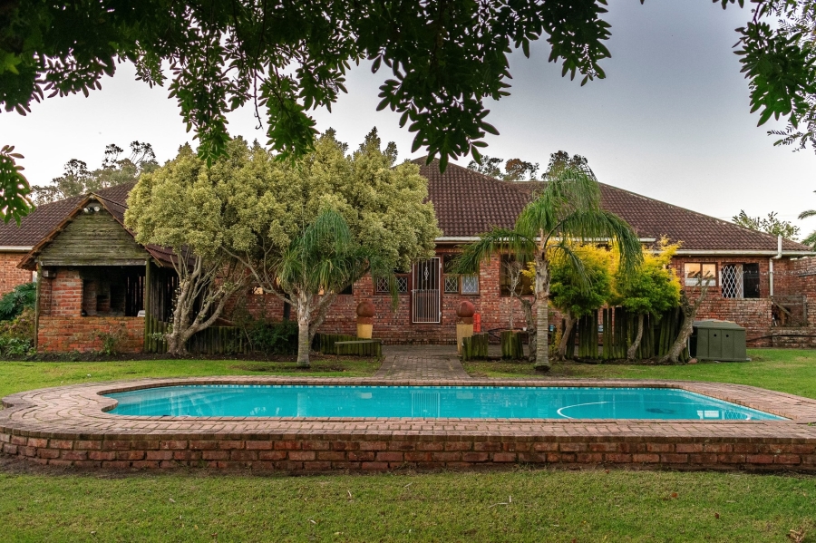 4 Bedroom Property for Sale in Theescombe Eastern Cape